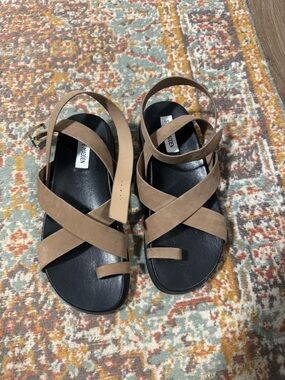 Steve Madden Tan Crisscross Strap Flat Sandals